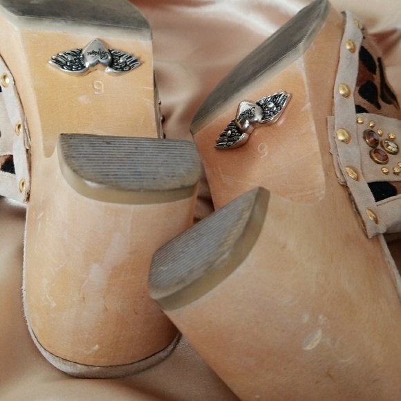 Bridgett Clogs - Picture 7 of 9